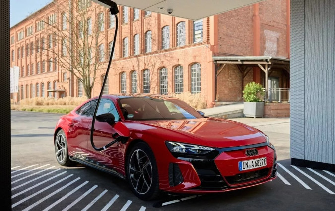 O έκτος κόμβος φόρτισης της Audi είναι γεγονός Audi Charging Station