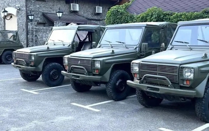 Δεύτερη νιότη για τη γαλλική G-Wagen, αποκρούοντας τις δυνάμεις του Πούτιν. Peugeot P4