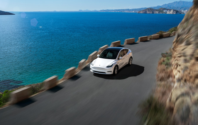 H νέα έκδοση του Tesla Model Y Long Range με πίσω κίνηση ξεκινά από τις €48.990 και υπόσχεται αυτονομία 600 km Tesla Model Y