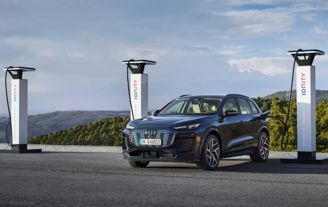 Xάρη στην μπαταρία των 100 kWh, το πισωκίνητο Audi Q6 e-tron μπορεί να διανύσει 641 km στον κύκλο WLTP. Audi Q6 e-tron