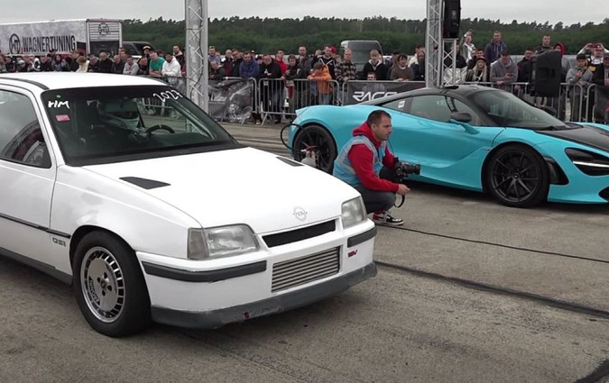 Opel Kadett vs McLaren 720S