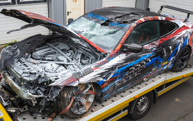 «Θα του την ξαναφτιάξω και μάλιστα καλύτερη», υπόσχεται ο Ρώσος οδηγός και τώρα ζητά τη βοήθειά μας. Misha Charoudin