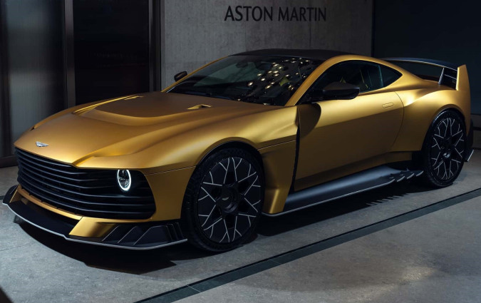 Αν η Valour δεν είναι αρκετά αγριωπή για τα γούστα σας, να σας γνωρίσουμε τη δίδυμη πιστάδικη εκδοχή της, τη Valiant. Aston Martin Valiant