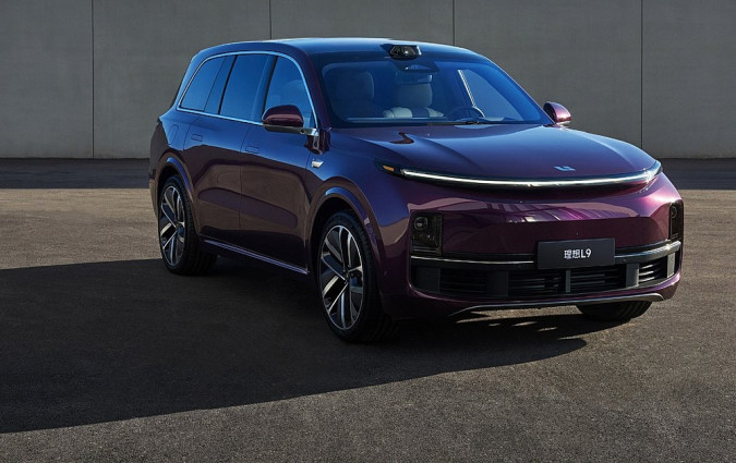 Το κινεζικό SUV Li Auto L9 μπορεί να διαθέτει προηγμένα συστήματα ασφαλείας, στην προκειμένη περίπτωση όμως τα έκανα... σαλάτα Li Auto L9