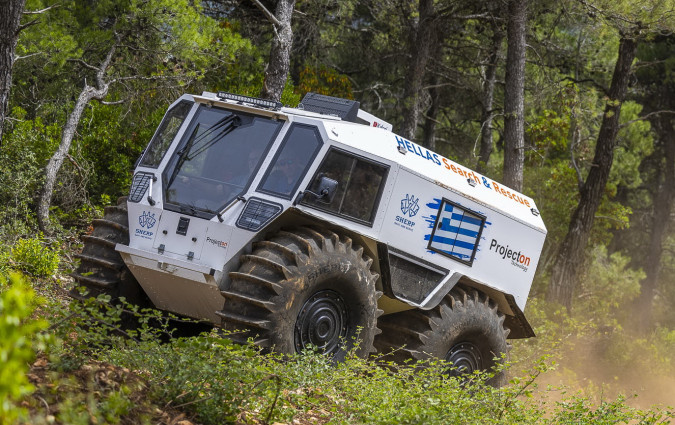 Το SHERP S&R επιχειρεί σε -40 °C έως +45 °C, η κοιλιά του απέχει 60 cm από το έδαφος, υπερβαίνει εμπόδια ενός μέτρου, κινείται σε πορεία με κλίση μέχρι 30° και ανεβαίνει ή κατεβαίνει μέχρι γωνία 35° SHERP S&R