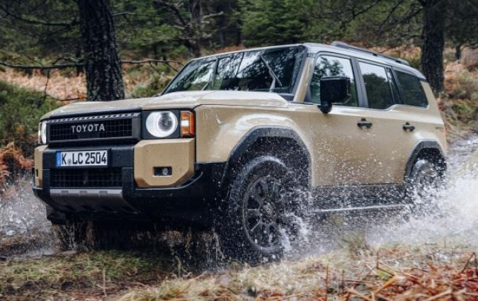 To Toyota Land Cruiser είναι διαθέσιμο στην ελληνική αγορά αποκλειστικά online, ξεκινώντας από τις €121.260 Toyota Land Cruiser