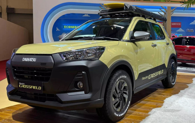 Daihatsu Rocky, στο παρελθόν τίναζε τη σκόνη από το πέτο κι έφτυνε κροκάλες, πλέον έχει αποκλειστικά μπροστινή κίνηση. Daihatsu Rocky