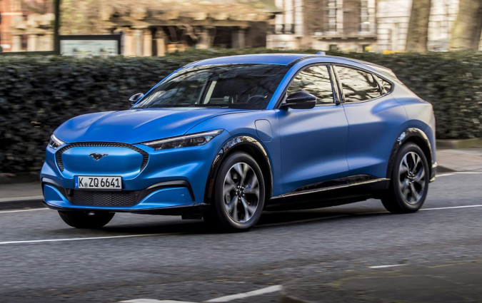 Πληθαίνουν οι φωνές από μεγαλοστελέχη της Ford που υποστηρίζουν ότι η δήλωση για μια πλήρως ηλεκτρική γκάμα το 2030 ήταν «πολύ φιλόδοξη». Ford
