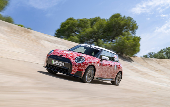 To ηλεκτρικό MINI JCW ενσαρκώνει τη δέσμευση της εταιρείας στην καινοτομία και την ηλεκτροκίνηση MINI JCW