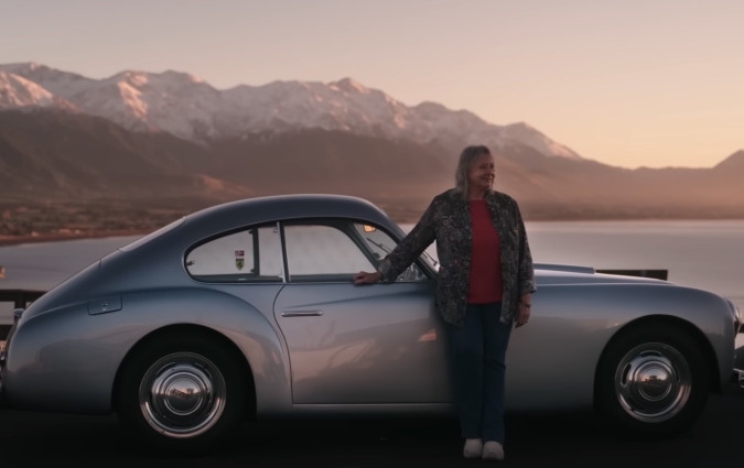 Κλειδωμένη σε ένα γκαράζ; Όχι βέβαια, πόσο θα ζήσουμε άλλωστε ακόμα; Ferrari