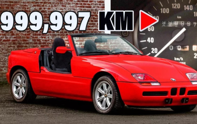 Τι κάνεις αν πουλάς αυτοκίνητο με 999.997 km και δεν θες να υποψιάσεις τον αγοραστή; Απλώς μερικές βόλτες στο τετράγωνο του σπιτιού σου. BMW Z1