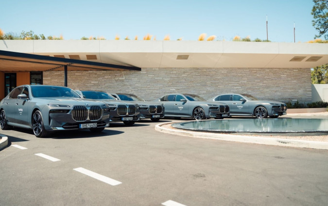 Οι πρώτες δημιουργίες της συνεργασίας αυτής είναι πέντε BMW i7 eDrive50 που παραδόθηκαν ήδη BMW & One&Only Aesthesis