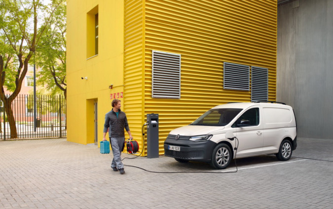 Το VW Caddy eHybrid τόσο στην έκδοση MPV όσο και στην Cargo διατίθεται και με μακρύ μεταξόνιο VW Caddy eHybrid