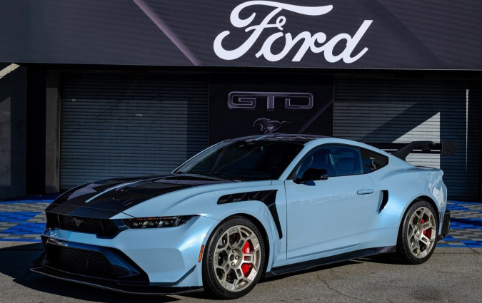 Στα χαρτιά, δύσκολα θα προτιμήσεις μια Mustang από μια RS Porsche. Περιμέντε μέχρι να την οδηγήσετε, λέει η Ford. Ford Mustang GTD