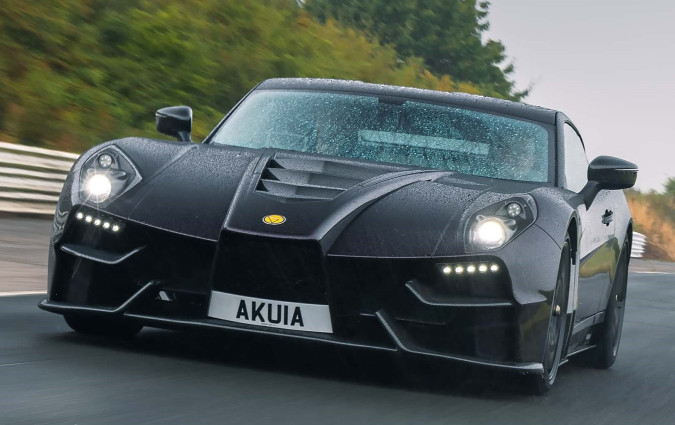 Σε μια εποχή που όλα ψηφιοποιούνται, η επιστροφή στα βασικά καθίσταται προτέρημα. Ginetta Akula