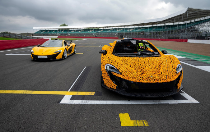 Μια αμιγώς ηλεκτρική McLaren P1. Και μάλιστα κατασκευής LEGO. Να γυρίζει το Silverstone. Ποιος θα το πίστευε... McLaren P1