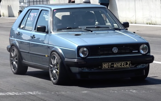 Θες κάτι πραγματικά πολύ γρήγορο για να μη σε αγχώσει τούτο δω το VW Golf δεύτερης γενιάς. VW Golf