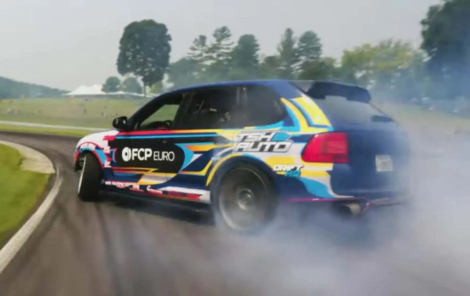 Αν το χέρι μπει πολύ βαθιά στην τσέπη, ακόμα και μια Cayenne μπορεί να το ρίξει στις «ζεμπεκιές». Porsche Cayenne