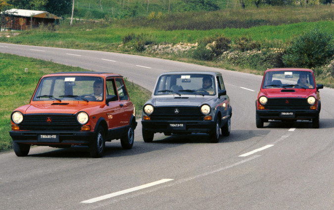 Ο Όμιλος Stellantis έχει πολλά περισσότερα προβλήματα να λύσει από το να συντάξει ένα σχέδιο για να αναστήσει αυτά τα δύο ξεχασμένα μπραντ Όμιλος Stellantis