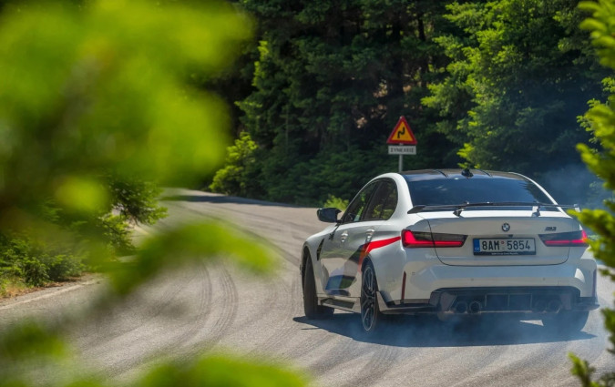 Για περάστε, έχουμε απ' όλα: Ηλεκτρική BMW M3vθέλετε; Θερμική θέλετε; Δεν χαλάμε χατίρια! BMW M3