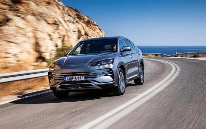 To νέο BYD Seal U DM-i είναι διαθέσιμο στην ελληνική αγορά στις εκδόσεις Design και Boost από €38.900 και €46.500 αντίστοιχα BYD Seal U DM-i ΒYD Seal U DM-i