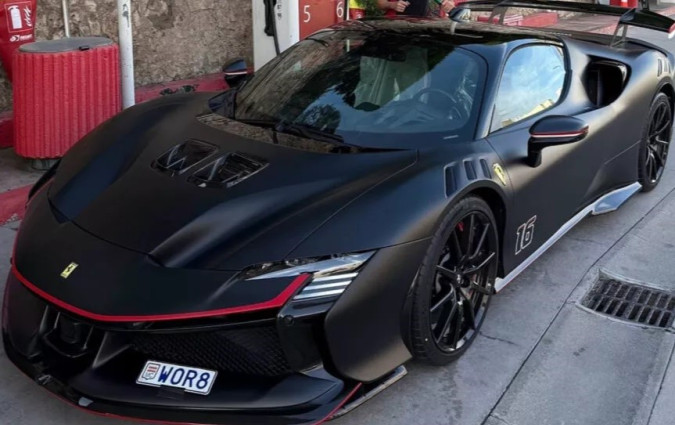 Ο Leclerc κάνει την καλύτερη επένδυση: Θα κάνει πέντε βόλτες με την ΧΧ και μετά θα την πουλήσει στην 3πλάσια τιμή. SF90 XX