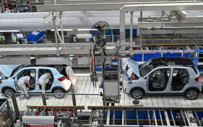 Οι Κινέζοι κατηγορούν της ΕΕ για προστατευτισμό και καταφεύγουν στον μηχανισμό επίλυσης διαφορών του Παγκόσμιου Οργανισμού Εμπορίου. ΕΕ, επικύρωση αύξησης φόρων στα κινεζικά ηλεκτρικά αυτοκίνητα