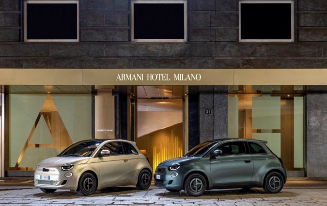 Οι Ιταλοί σχεδιάζουν να αναβαθμίσουν το FIAT 500e το 2025, πιθανότατα με μπαταρίες LFP, κάτι που θα βοηθήσει στη μείωση της τιμής του. FIAT 500e Giorgio Armani Collector’s Edition