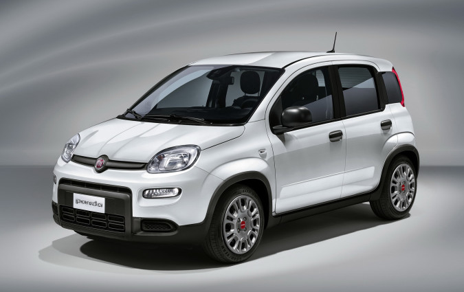 Με τιμή από 17 έως 19,5 χιλιάδες ευρώ, ένα FIAT Panda δεν είναι ιδιαίτερα πειστικό απέναντι σε νέες ελεύσεις και μάλιστα σουπερμίνι που κοστίζουν τα ίδια χρήματα FIAT Panda