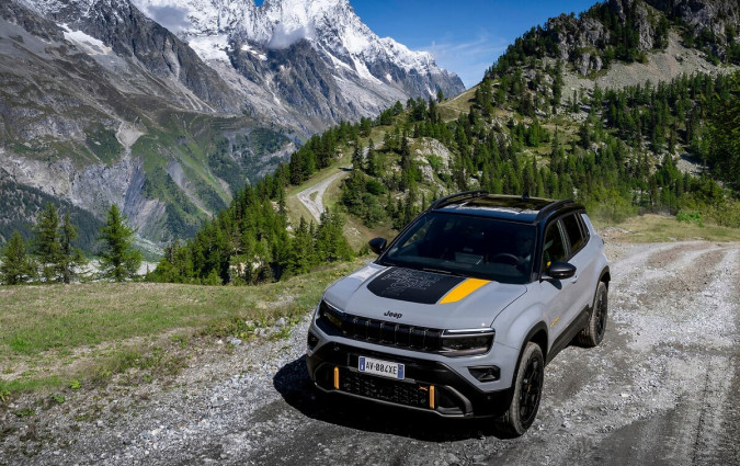 Jeep Avenger 4xe the north face edition