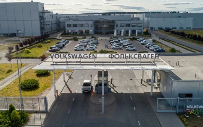 Έφυγαν οι Δυτικοί, χαράς ευαγγέλια για τους Κινέζους. κινεζικές εταιρείες