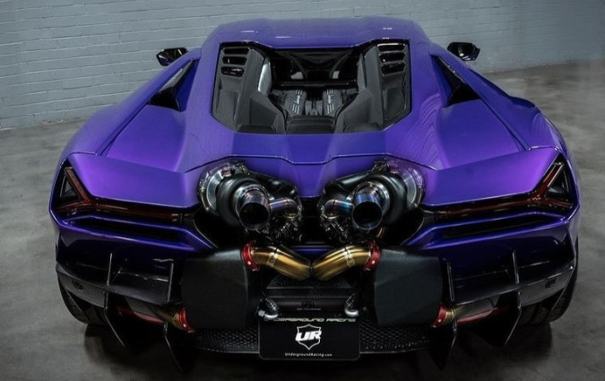 Lamborghini Revuelto