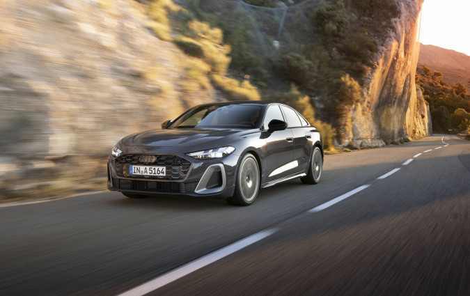 Το νέο Audi A5 είναι διαθέσιμο σε εκδόσεις βενζίνης και ντίζελ, ξεκινώντας από €61.980 Audi A5