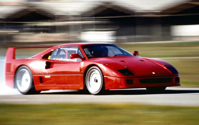 F40, ίσως το πιο θρυλικό σούπερκαρ όλων των εποχών. Τολμάς να το αναβιώσεις ή θα θεωρηθεί ιεροσυλία; Ferrari