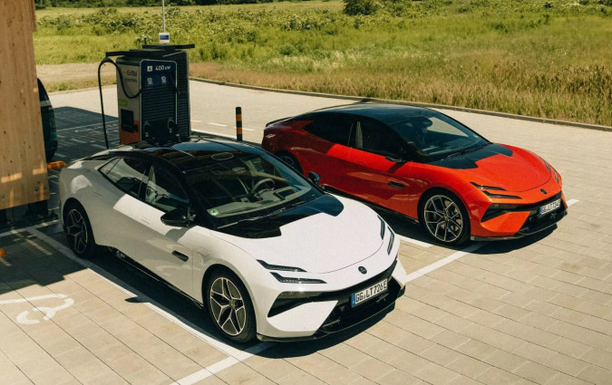 Όσο ανεβαίνουν τα βαλάντια, τόσο υπάρχει δυσκολία στον εναγκαλισμό της πρίζας. Η Lotus κάνει τα κουμάντα της για να παραμείνει επίκαιρη. Lotus