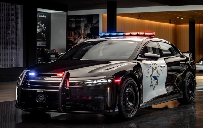 Ταχύτατα, οικολογικά, με ελάχιστο κόστος κίνησης και συντήρησης. Τα περιπολικά του μέλλοντος είναι ήδη εδώ. Lucid Air