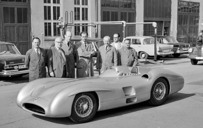 Σύμφωνα με τις εκτιμήσεις, η Mercedes-Benz W196 Stromlinie αναμένεται να πουληθεί μεταξύ 45 και 64 εκατομμυρίων ευρώ Mercedes-Benz W196 Stromlinie