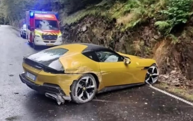 Ας ελπίσουμε ότι το Maranello έκανε μεικτή ασφάλιση στα δημοσιογραφικά του μοντέλα. Ferrari 12Cilindri