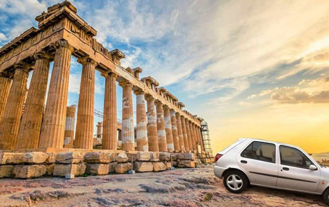 Αβάδιστο; Με ελάχιστα χιλιόμετρα; Αταξίδευτο; Ε όχι δα, ίσα-ίσα που η πωλήτρια απολαμβάνει να προβάλλει την ταξιδιάρικη φύση του Ford Fiesta της. Ford Fiesta