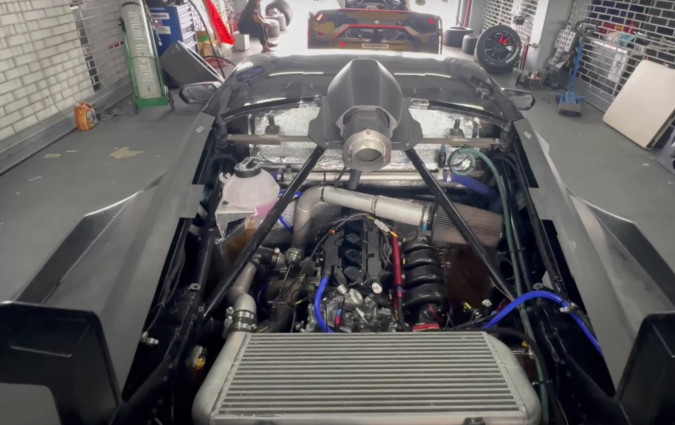 Ιταλίδα καλλονή με ιαπωνική καρδιά. Σκέφτεσαι τίποτα καλύτερο; Lamborghini Huracán