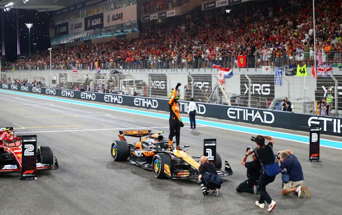Ο Norris ήταν αλάνθαστος και παρά την 10η θέση του Piastri η McLaren επανήλθε στην κορυφή των κατασκευαστών μετά το 1998 GP Abu Dhabi