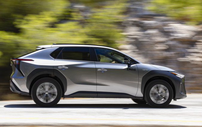 Κάποια ονόματα χτίζουν καριέρα και διατηρούνται για δεκαετίες. Άλλα δεν πείθουν και ξεχνιούνται γοργά. Toyota bZ4X