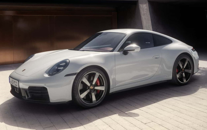 Σου έλειψε η Carrera S; Επιστρέφει, ισχυρότερη από ποτέ, αλλά πλέον χωρίς χειροκίνητη μετάδοση. Porsche 911 Carrera S