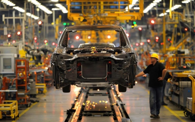 Η αυτοκινητοβιομηχανία βρίσκεται σε κρίσιμο σταυροδρόμι, με τις εταιρείες να επαναπροσδιορίσουν το μέλλον τους. Factory