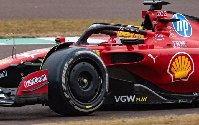O Lewis Hamilton έχει ξεκινήσει ήδη τις δοκιμές στην πίστα του Fiorano, ώστε να εξοικειωθεί όσο το δυνατόν γρηγορότερα με το νέο του περιβάλλον Lewis Hamilton Ferrari