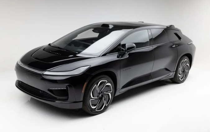 «Κύριε Πετροχείλο, κάποτε ήμουνα πουλί και μ' αγαπούσανε πολλοί», θα μπορούσε να λέει η Faraday Future. Faraday Future