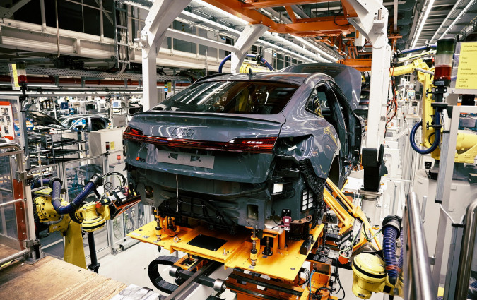 Το 2024, η Audi παρέδωσε μόνο 164.000 ηλεκτρικά μοντέλα, μείωση 8% σε σύγκριση με το 2023. Audi Q8