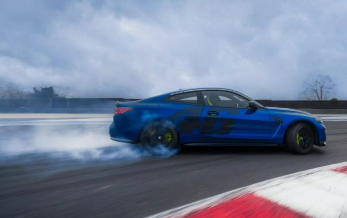 Η όμορφη τρέλα του Valentino Rossi συνδυάζεται με ένα ικανότατο κουπέ και το αποτέλεσμα σαγηνεύει! BMW M4