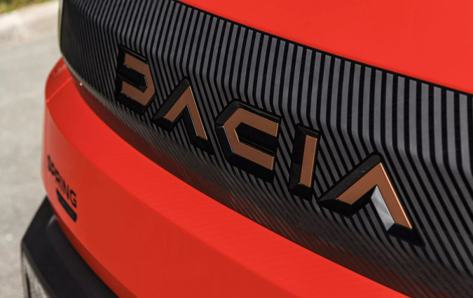 Η Dacia θέλει να αποδείξει ότι η ηλεκτροκίνηση δεν χρειάζεται να είναι ακριβή για να είναι καινοτόμα. Dacia