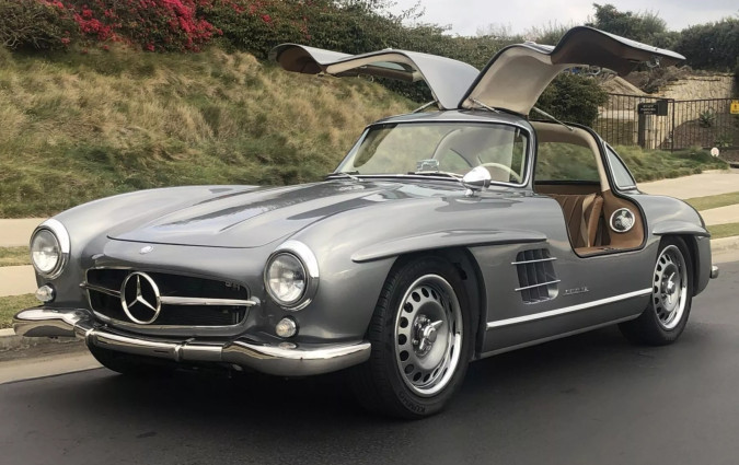 Αυτή είναι ίσως η πιο ποθητή SLK πρώτης γενιάς στον πλανήτη. Ιδανικά, θα θέλαμε να βασίζεται στην AMG 32. 300 SL Gullwing